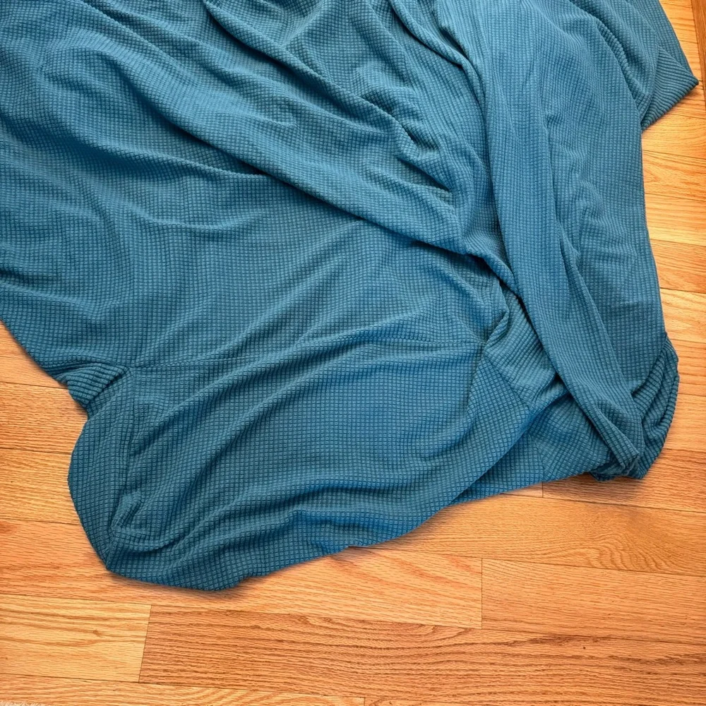 Easy -Going Teal Stretch Sofa Cover.